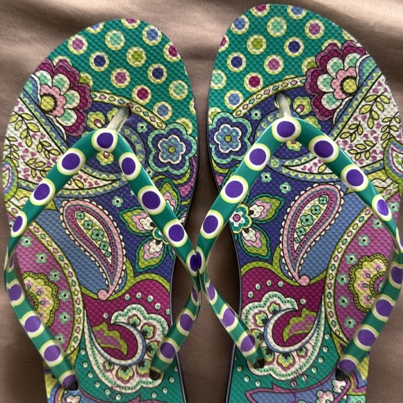 Vera Bradley Blue Island Medallion Floral Dot Colorful Paisley Flip Flops Sz LRG - Picture 3 of 9